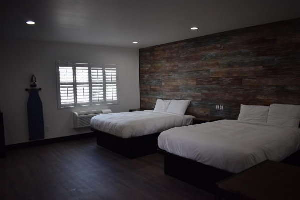 Hyde Park Motel image 16