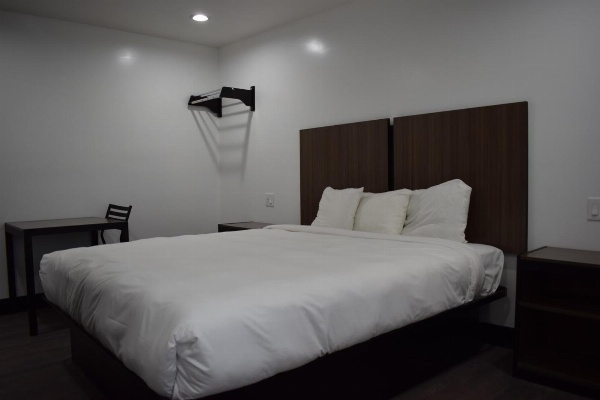 Hyde Park Motel image 27